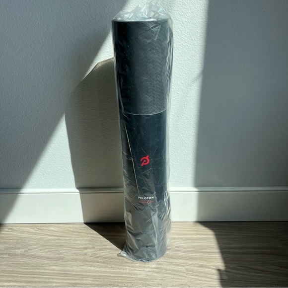 Peloton workout / yoga mat NWT - Picture 1 of 2